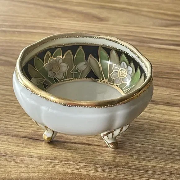 Vintage Nippon Japan Hand Painted Two Footed Small Bowls. lot of 2 - Picture 14 of 16